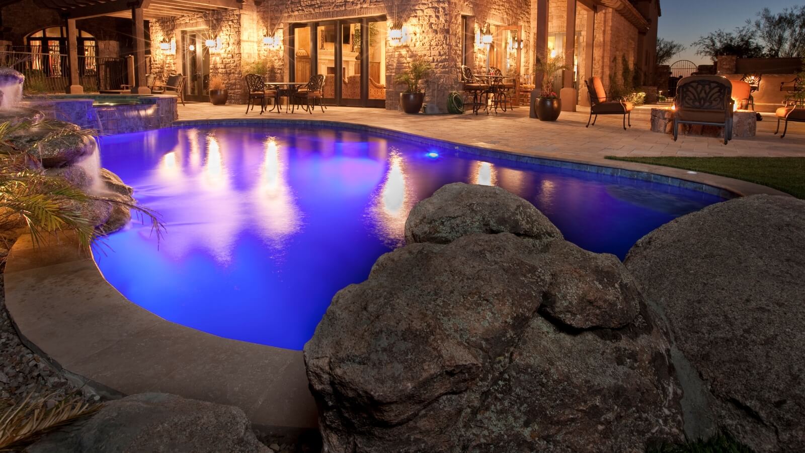 luxury-backyard-pool Luxury Backyard Pool